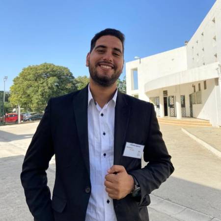 خريجي كليات الحقوق يطالبون بفتح المناظرات للالتحاق الآلي والمباشر
