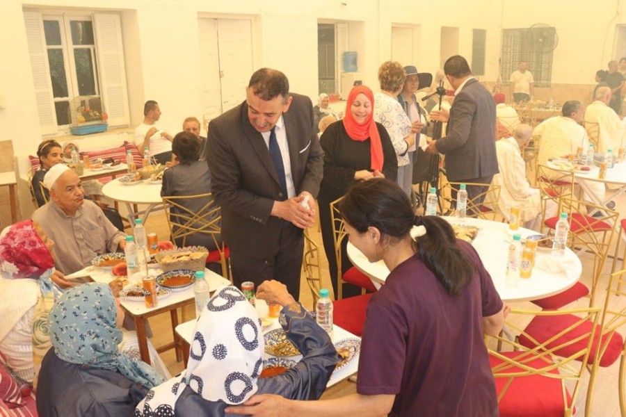 الاحتفال بعيد الأضحى بمركز جمعية الرحمة لرعاية المسنين وفاقدي السند بالمكنين